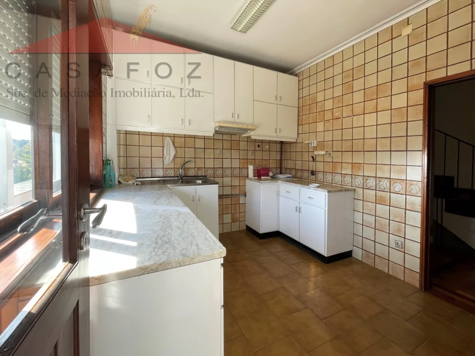 Moradia T6 para Venda em Lordelo do Ouro e Massarelos Foto 10