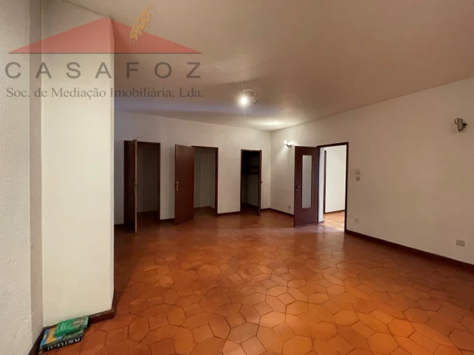 Moradia T6 para Venda em Lordelo do Ouro e Massarelos Foto 31