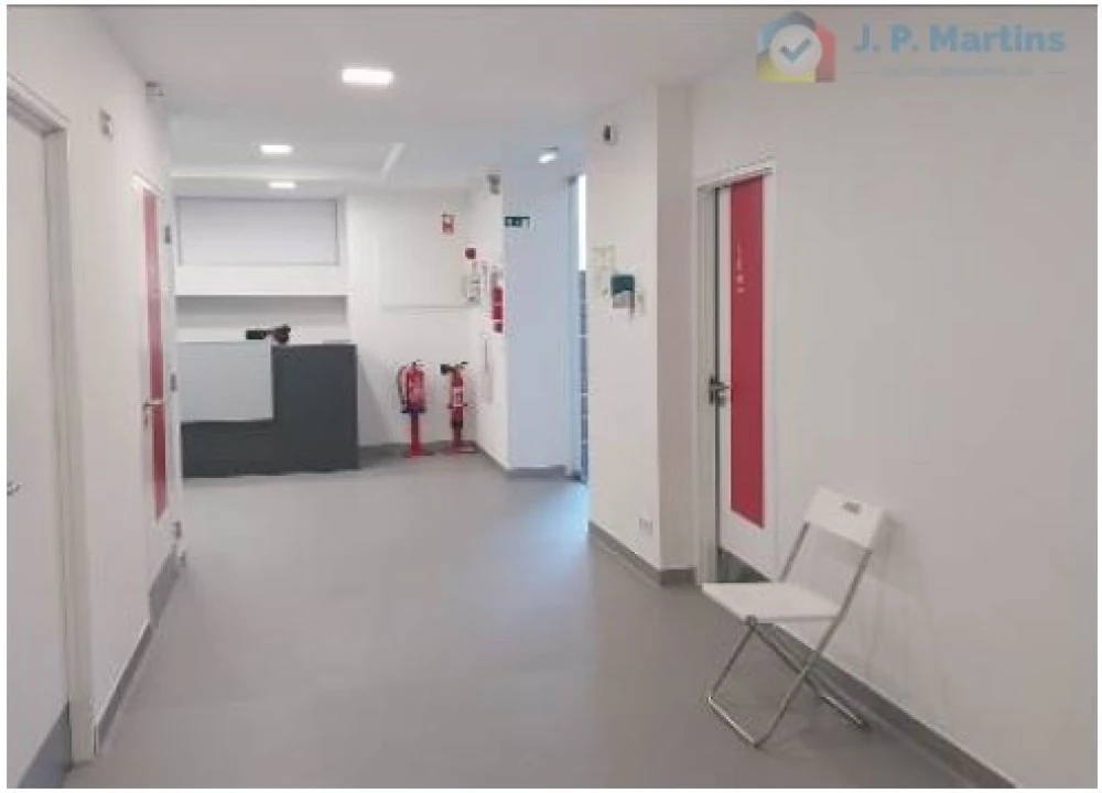 Loja para Venda em Alvalade Foto 3