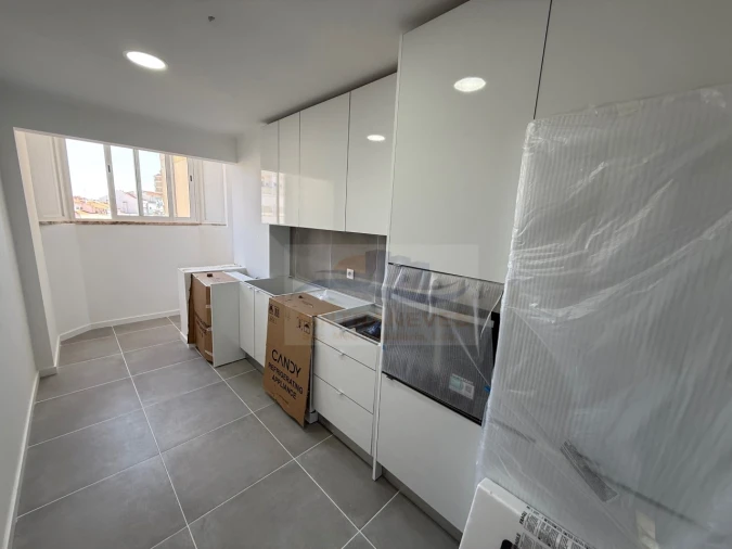 Apartamento T2 para Venda em Falagueira-Venda Nova Foto 2