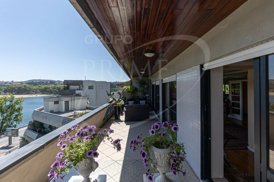 Apartamento T5 para Venda em Campanhã Foto 1