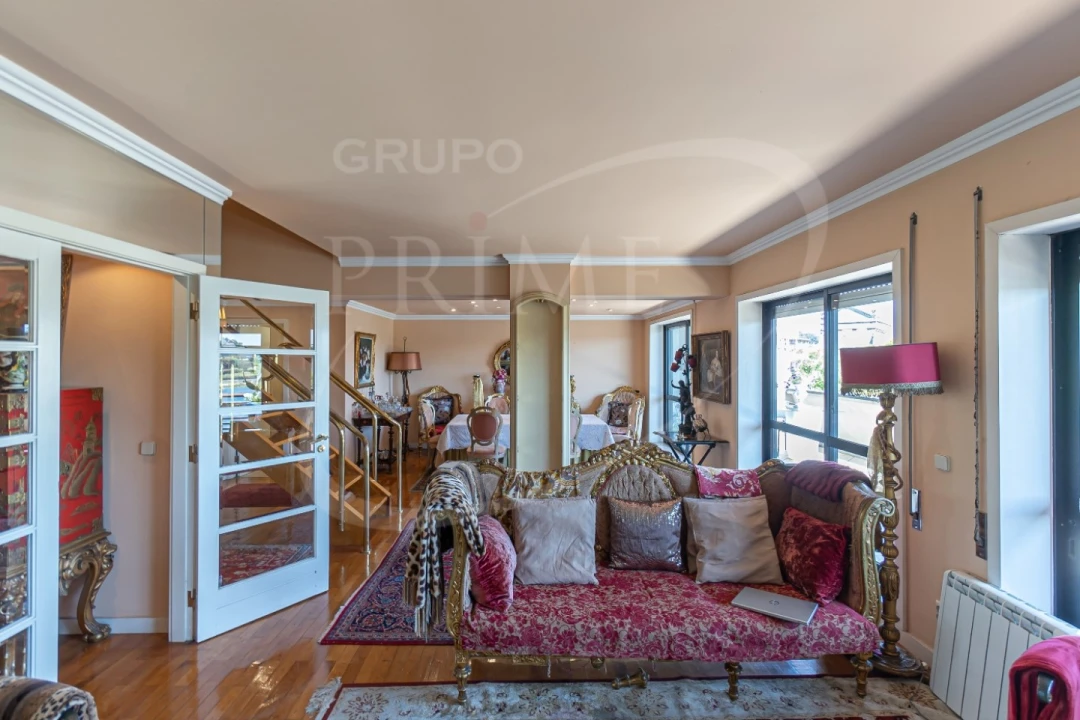 Apartamento T5 para Venda em Campanhã Foto 5