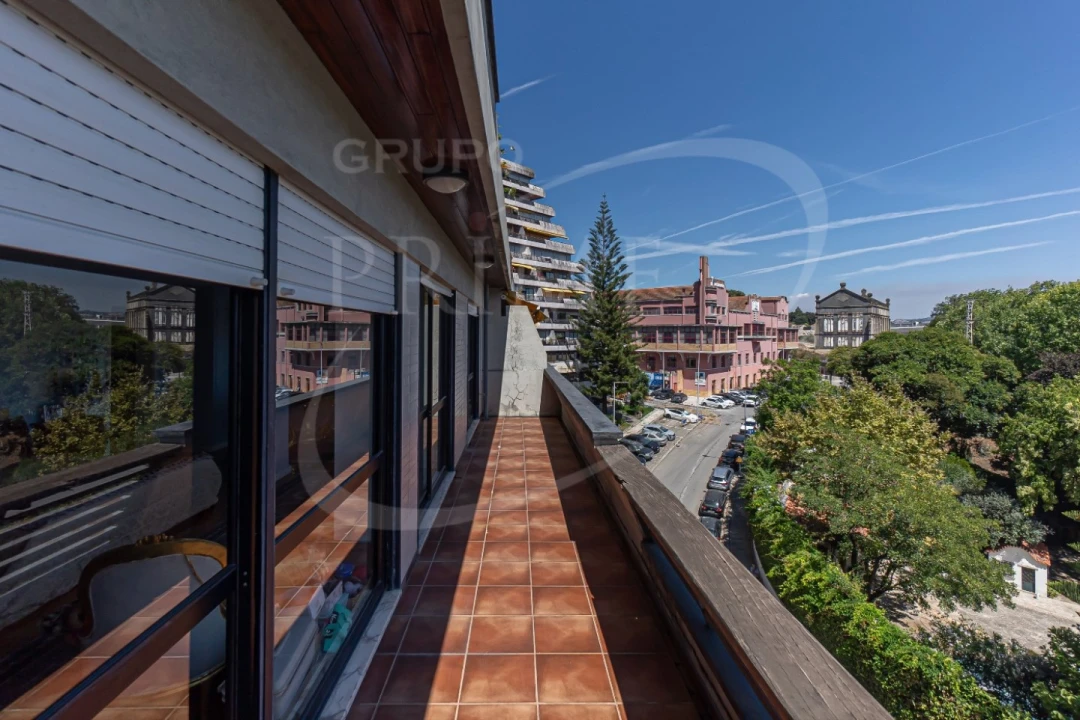 Apartamento T5 para Venda em Campanhã Foto 19