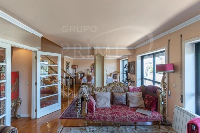 Apartamento T5 para Venda em Campanhã