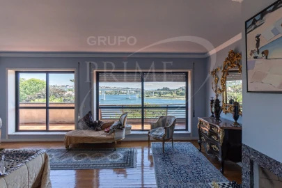 Apartamento T5 para Venda em Campanhã