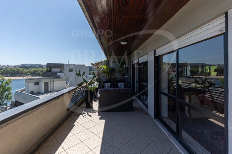 Apartamento T5 para Venda em Campanhã Foto 9