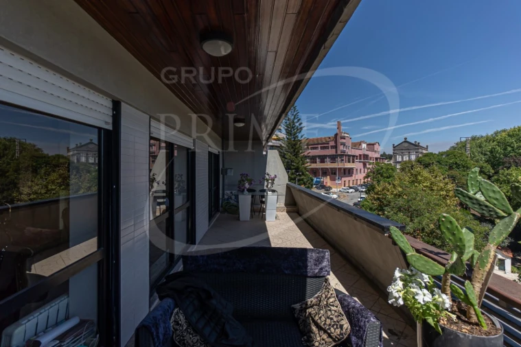 Apartamento T5 para Venda em Campanhã Foto 10