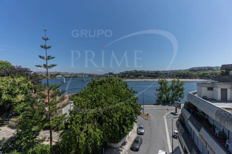 Apartamento T5 para Venda em Campanhã Foto 17