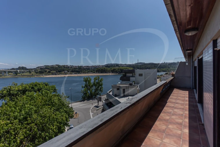 Apartamento T5 para Venda em Campanhã Foto 18