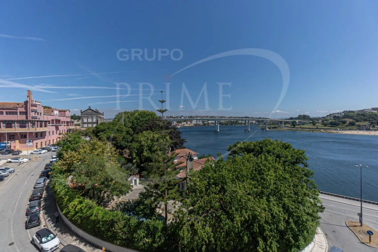 Apartamento T5 para Venda em Campanhã Foto 20