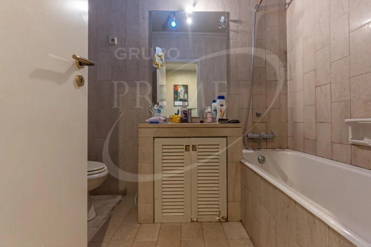 Apartamento T5 para Venda em Campanhã Foto 27