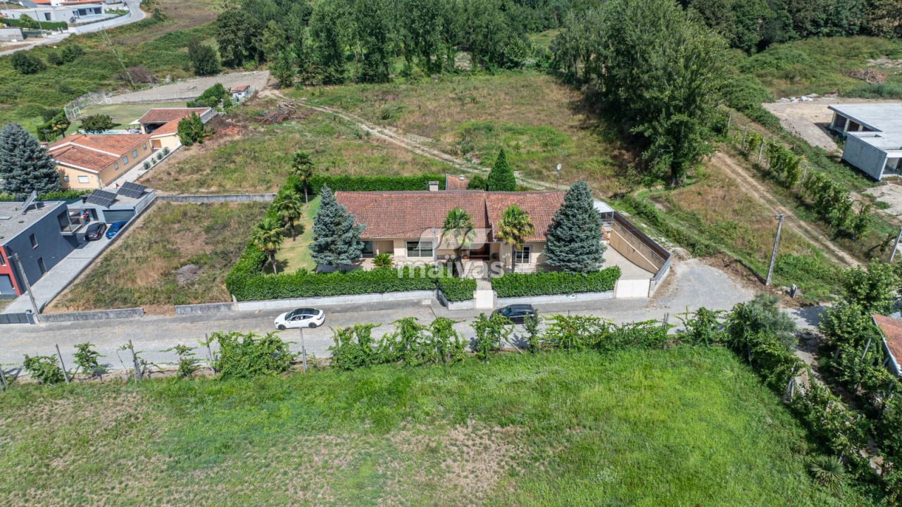 Moradia T3 para Venda em Taide Foto 34