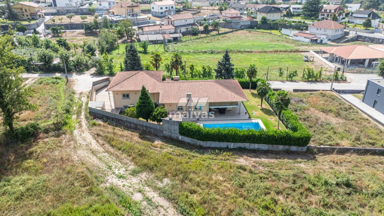 Moradia T3 para Venda em Taide Foto 3