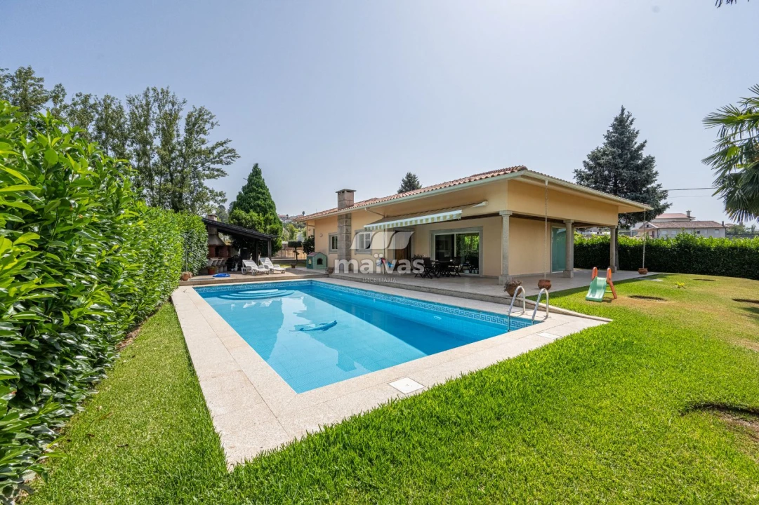 Moradia T3 para Venda em Taide Foto 1