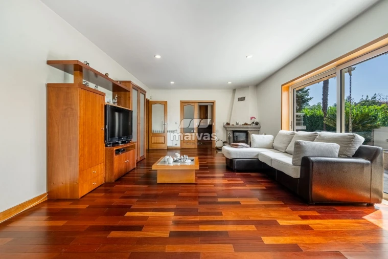 Moradia T3 para Venda em Taide Foto 8