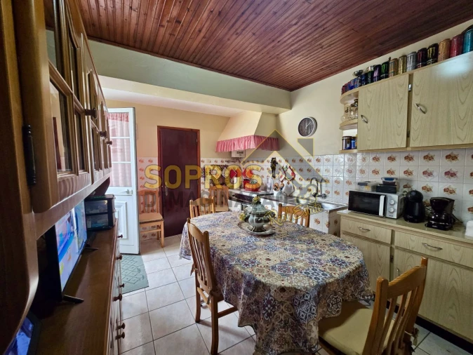 Moradia T4 para Venda em São Mateus da Calheta Foto 2