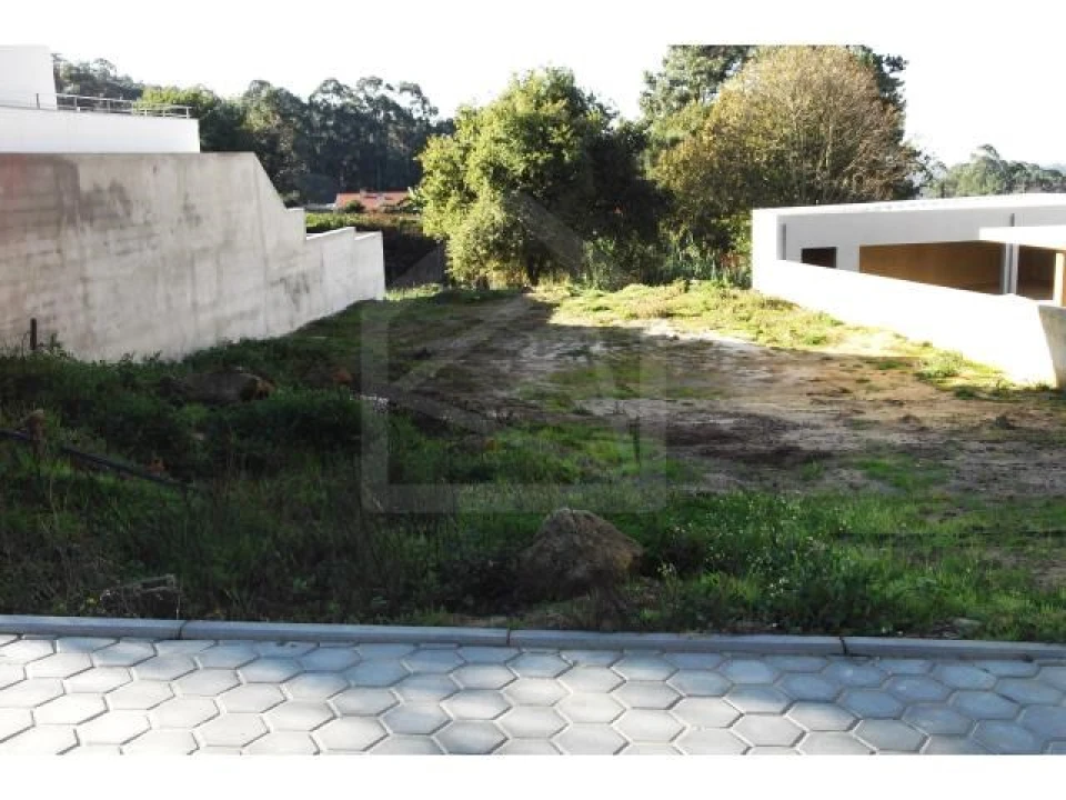 Terreno para Venda em Vila de Cucujães Foto 1