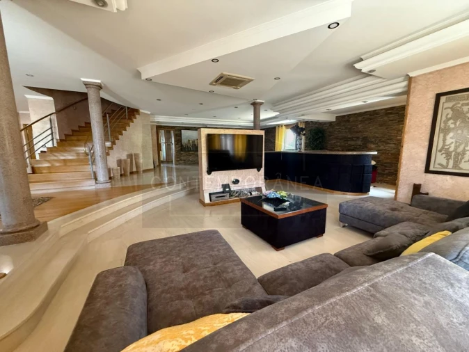 Moradia T6 para Venda em Mirandela Foto 6