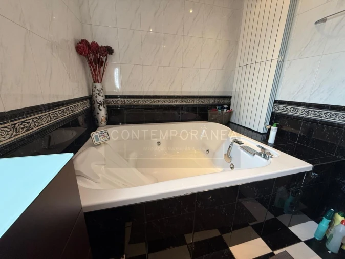 Moradia T6 para Venda em Mirandela Foto 30