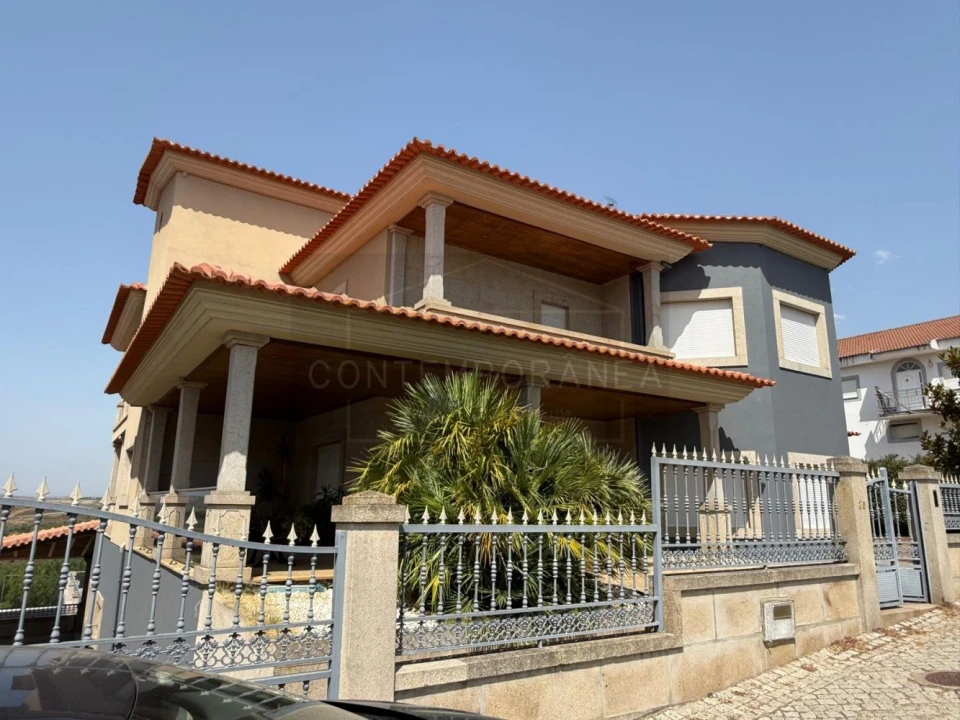 Moradia T6 para Venda em Mirandela Foto 2