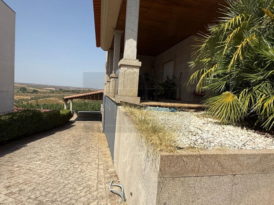 Moradia T6 para Venda em Mirandela Foto 3