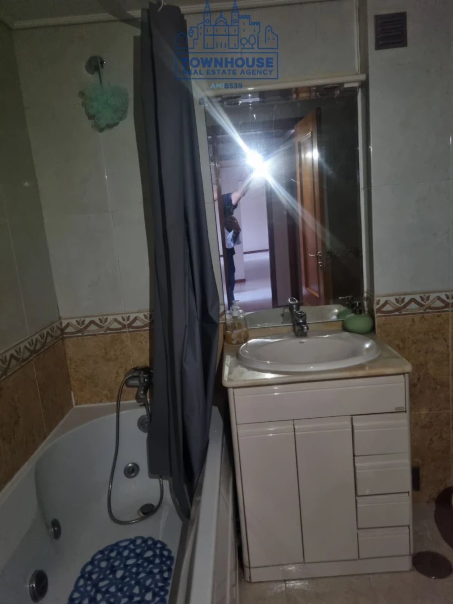 Apartamento T3 para Venda em Almada, Cova da Piedade, Pragal e Cacilhas Foto 13
