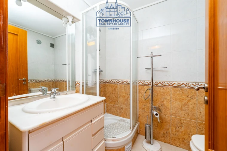 Apartamento T3 para Venda em Almada, Cova da Piedade, Pragal e Cacilhas Foto 11