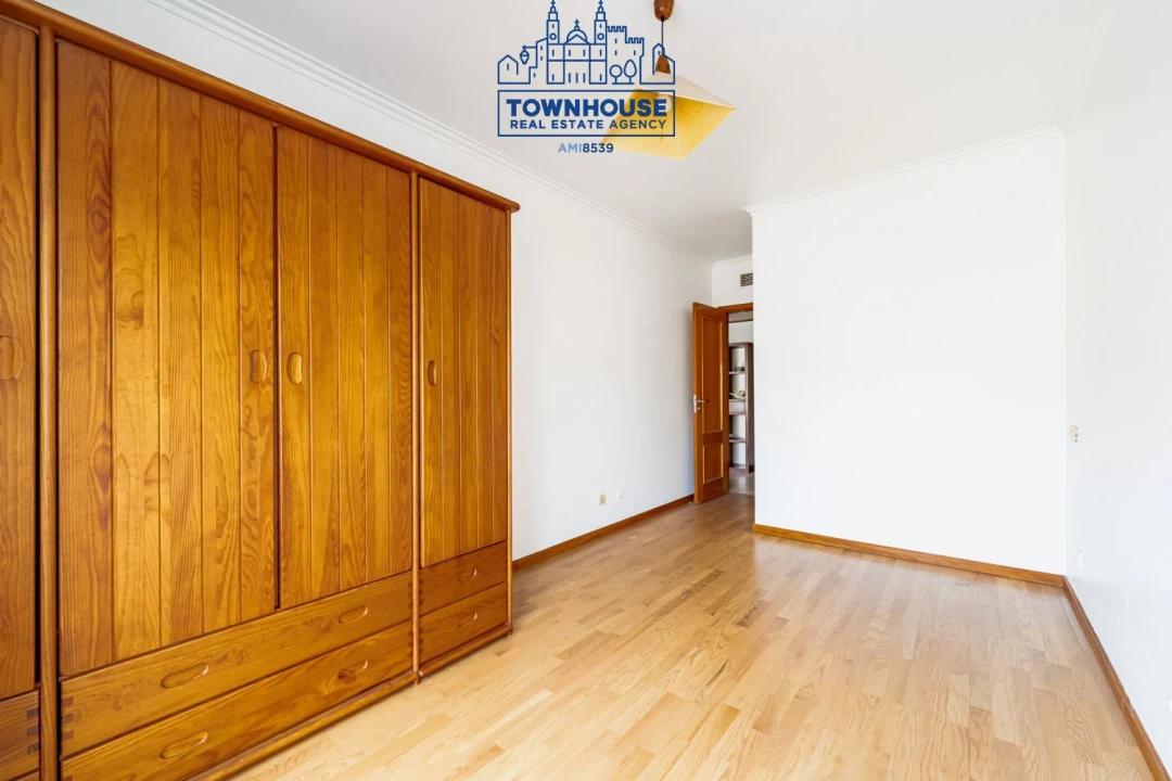Apartamento T3 para Venda em Almada, Cova da Piedade, Pragal e Cacilhas Foto 14