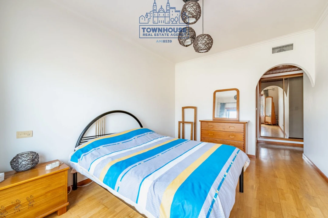 Apartamento T3 para Venda em Almada, Cova da Piedade, Pragal e Cacilhas Foto 23