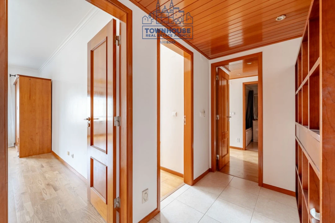 Apartamento T3 para Venda em Almada, Cova da Piedade, Pragal e Cacilhas Foto 28