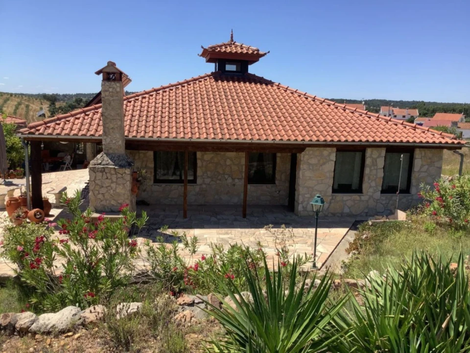 Moradia T2 para Venda em Monte da Pedra Foto 2