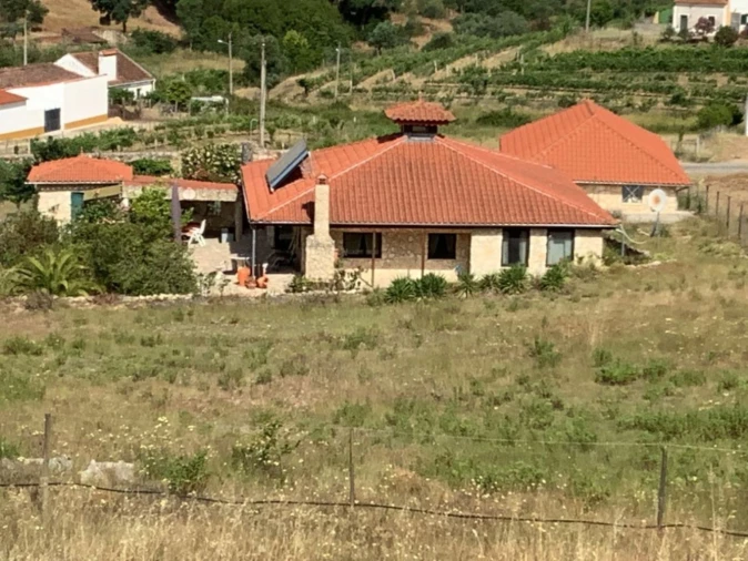 Moradia T2 para Venda em Monte da Pedra Foto 3