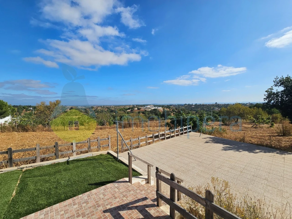 Moradia T3 para Venda em Armação de Pera Foto 10