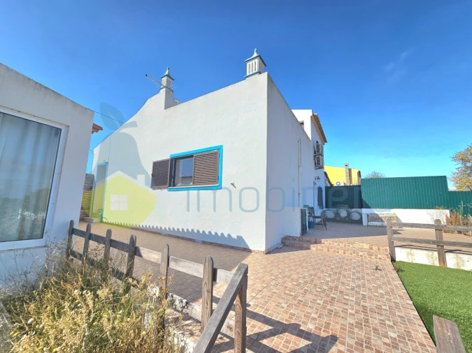 Moradia T3 para Venda em Armação de Pera Foto 3