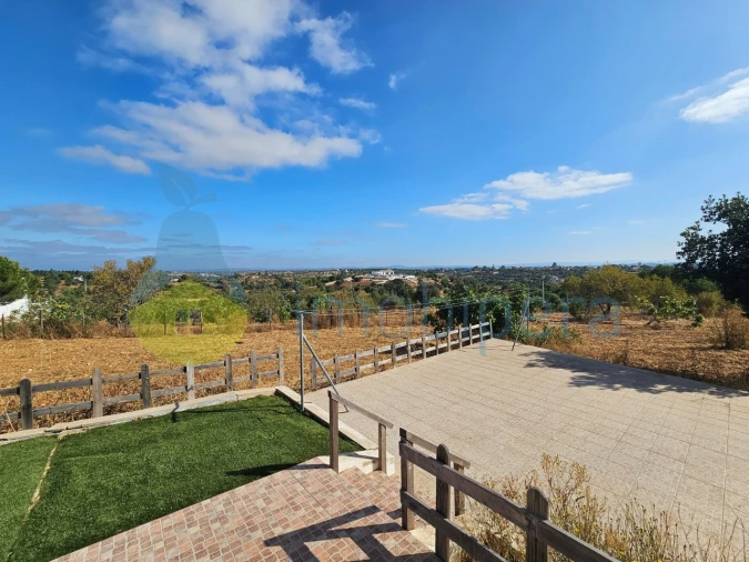 Moradia T3 para Venda em Armação de Pera Foto 10