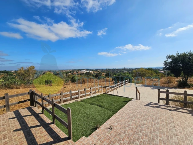 Moradia T3 para Venda em Armação de Pera Foto 12