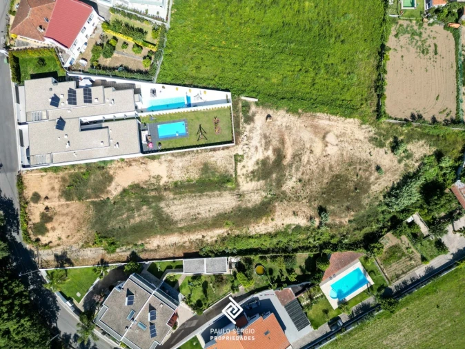 Terreno para Venda em Grijó e Sermonde Foto 2