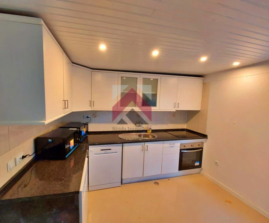 Moradia T9 para Venda em Ajuda Foto 4