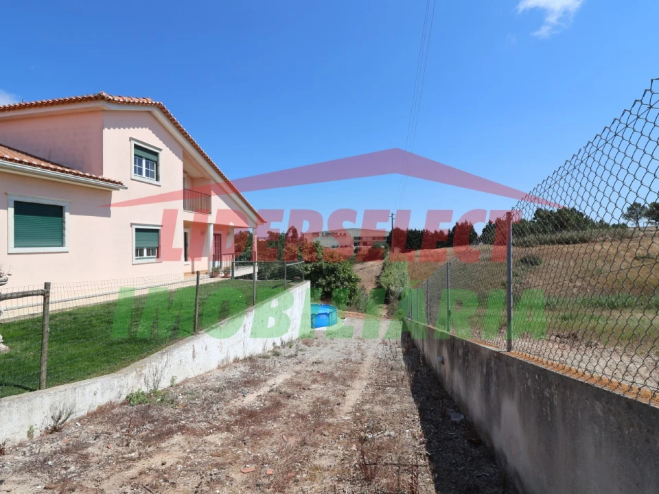 Moradia T5 para Venda em A dos Cunhados e Maceira Foto 7