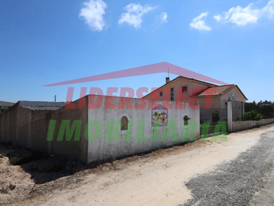 Moradia T5 para Venda em A dos Cunhados e Maceira Foto 8