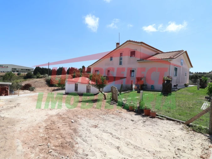 Moradia T5 para Venda em A dos Cunhados e Maceira Foto 3