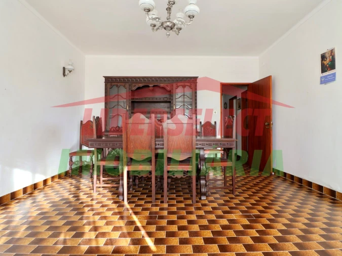 Moradia T2 para Venda em Silveira Foto 5