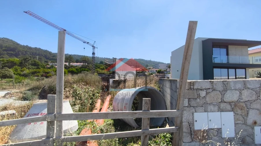 Moradia T2 para Venda em Vila Praia de Ancora Foto 16