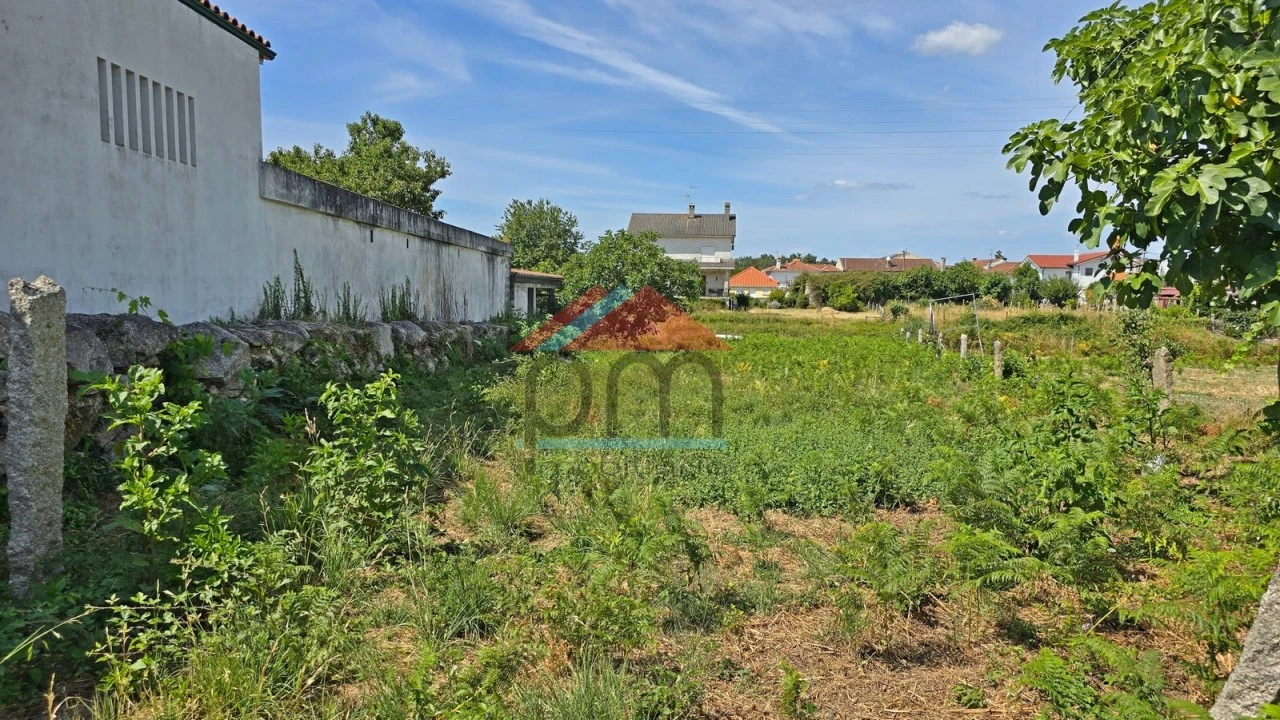 Terreno para Venda em Monção e Troviscoso Foto 1