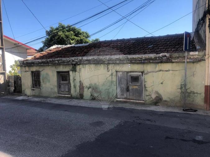 Moradia T6 para Venda em Sacavém e Prior Velho