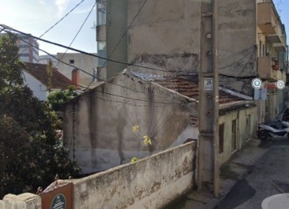 Moradia T6 para Venda em Sacavém e Prior Velho Foto 5