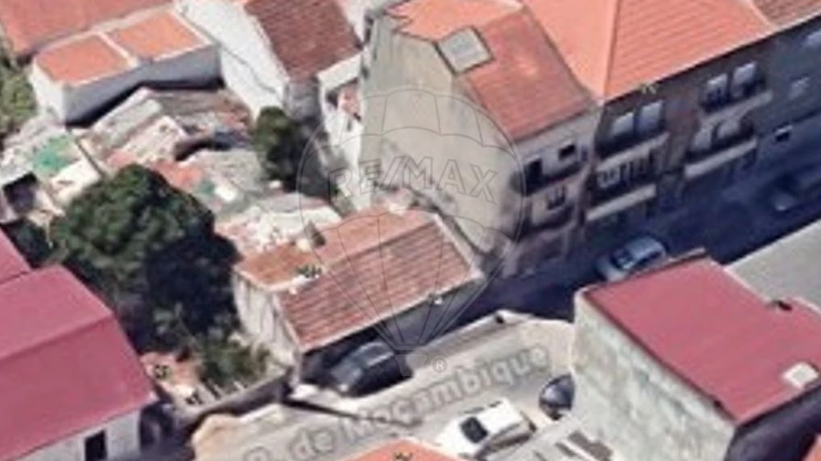 Moradia T6 para Venda em Sacavém e Prior Velho
