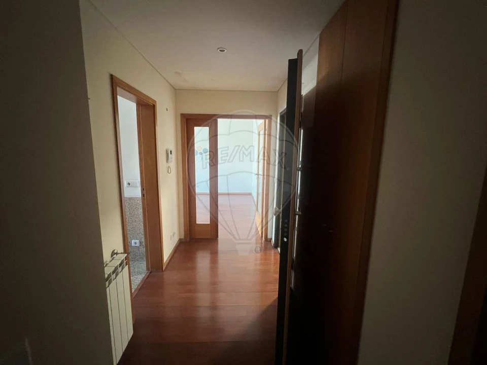 Apartamento T2 para Venda em Oliveira do Douro Foto 21