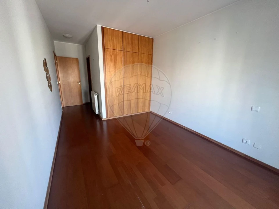 Apartamento T2 para Venda em Oliveira do Douro Foto 2