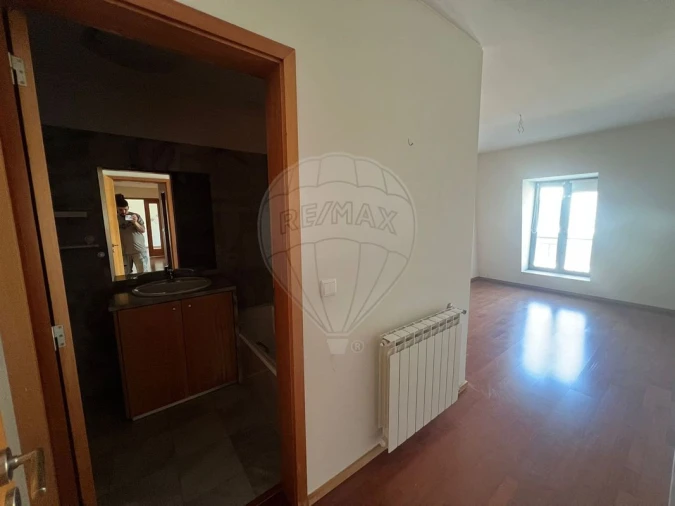 Apartamento T2 para Venda em Oliveira do Douro Foto 4